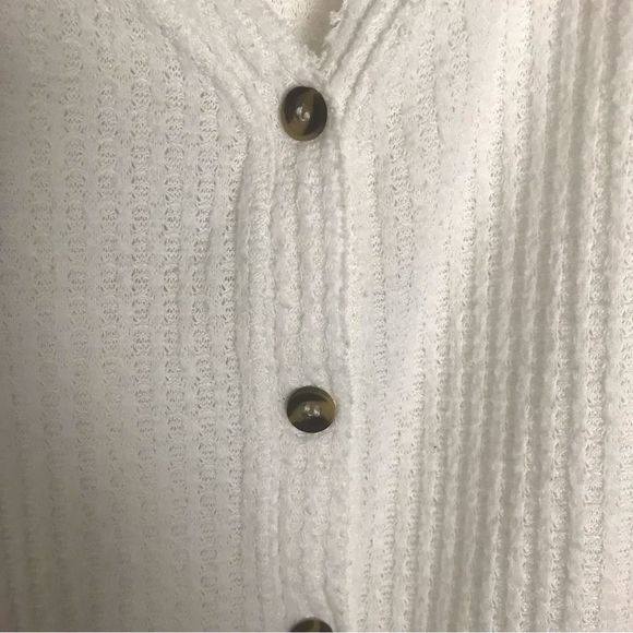 Urban Outfitters White Button-Down Top - Picture 3 of 5